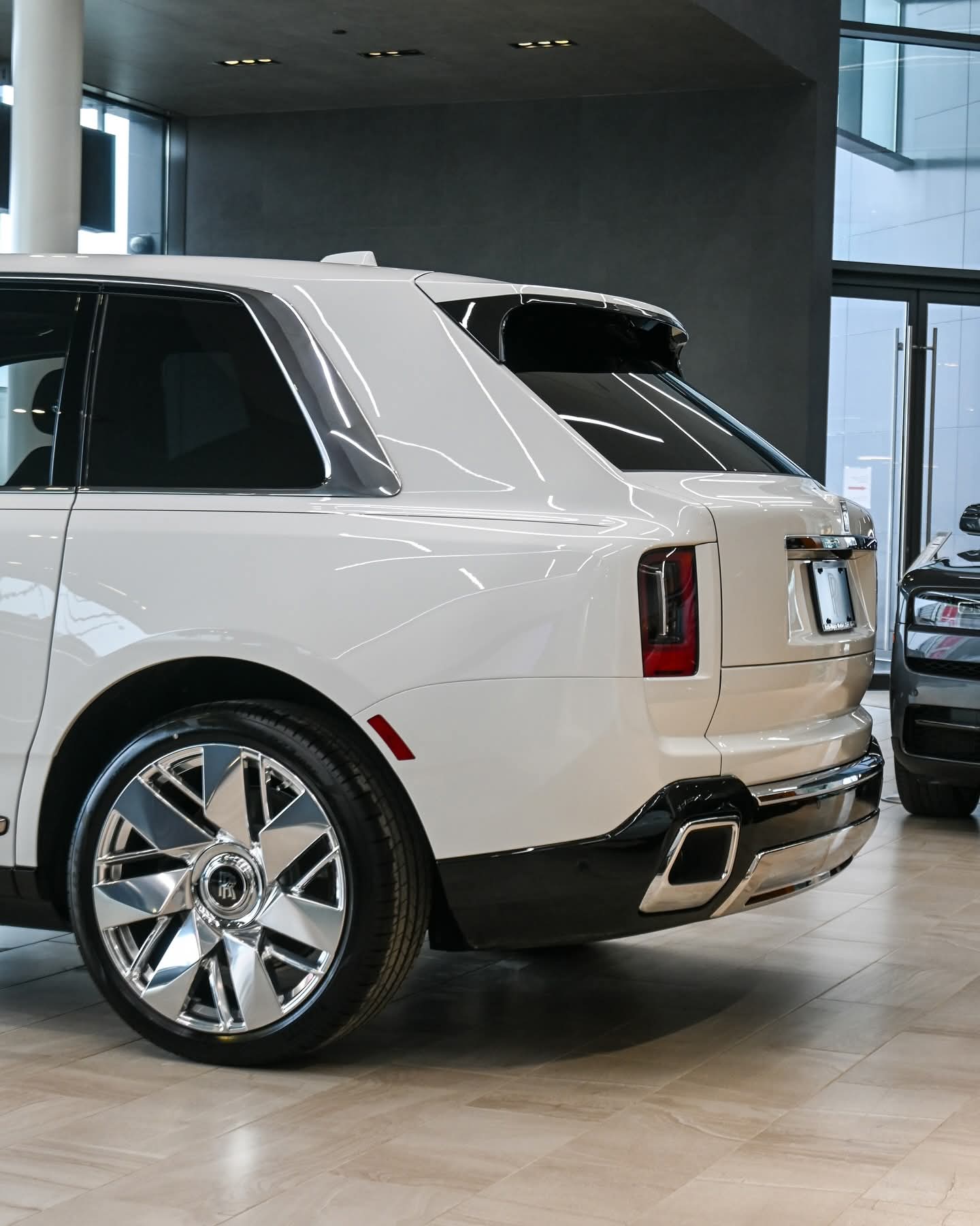 Rolls-Royce Cullinan 21" 22" 23" 24" Forged 6061-T6 Wheel Rolls-Royce Cullinan 21" 22" 23" 24" Forged 6061-T6 Wheel
