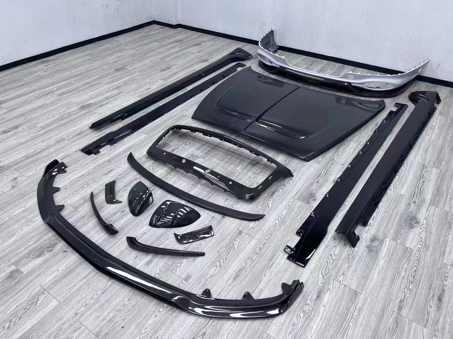 Bentley Flying Spur Upgraded with Mansory Style Exterior Kit Carbon Fiber Bentley Flying Spur Upgraded with Mansory Style Exterior Kit Carbon Fiber