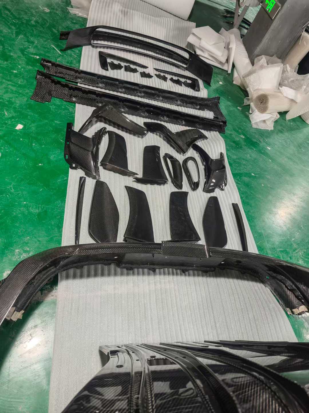 Porsche 911 GT3RS OEM Parts Dry Carbon Fiber BodyKit Porsche 911 GT3RS OEM Parts Dry Carbon Fiber BodyKit