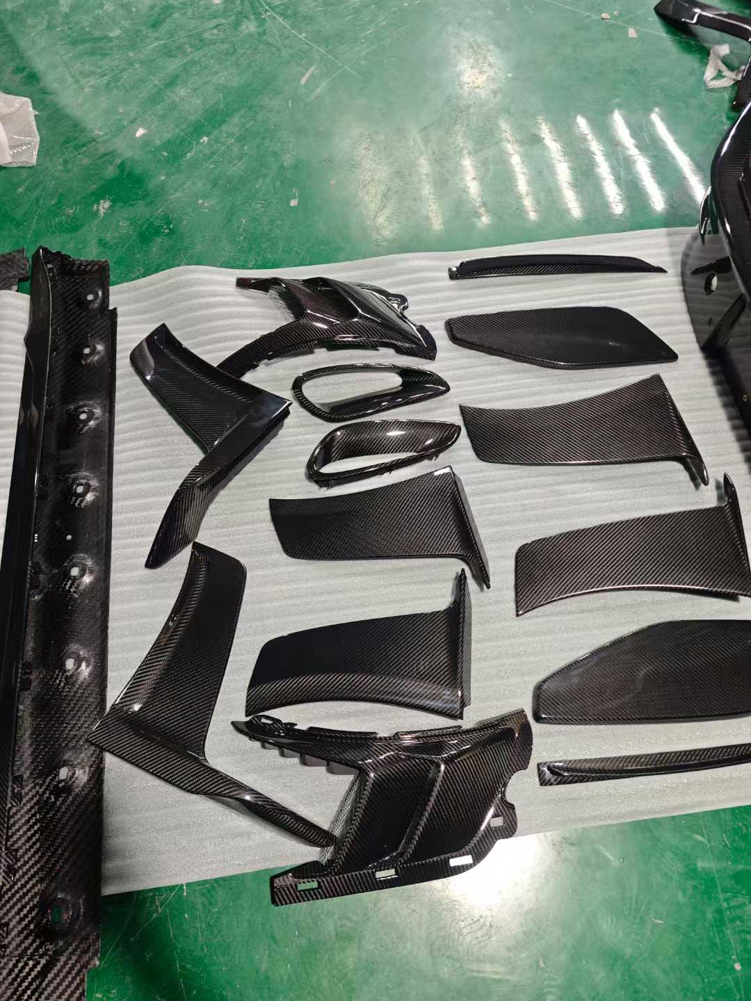 Porsche 911 GT3RS OEM Parts Dry Carbon Fiber BodyKit Porsche 911 GT3RS OEM Parts Dry Carbon Fiber BodyKit
