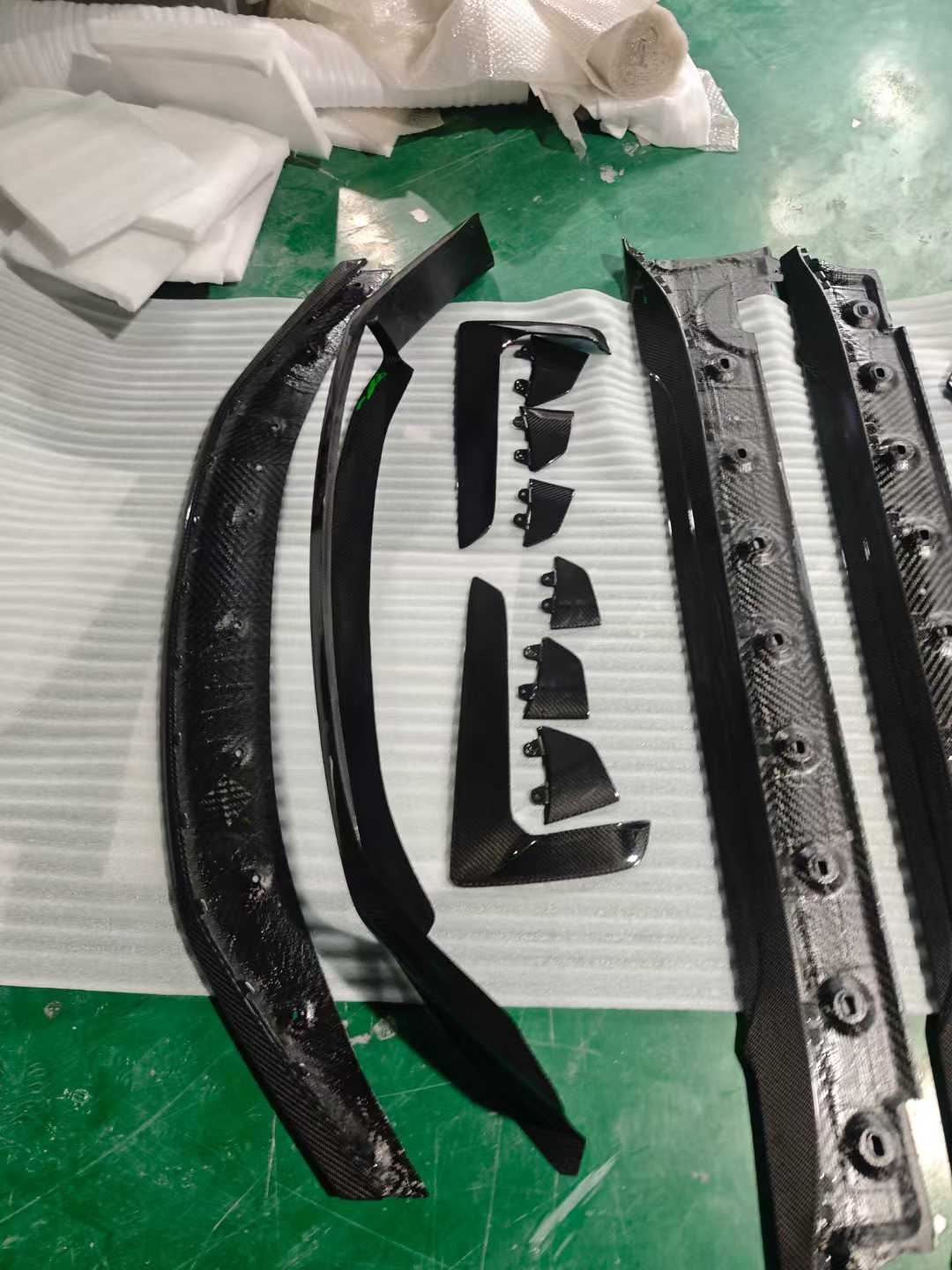 Porsche 911 GT3RS OEM Parts Dry Carbon Fiber BodyKit Porsche 911 GT3RS OEM Parts Dry Carbon Fiber BodyKit