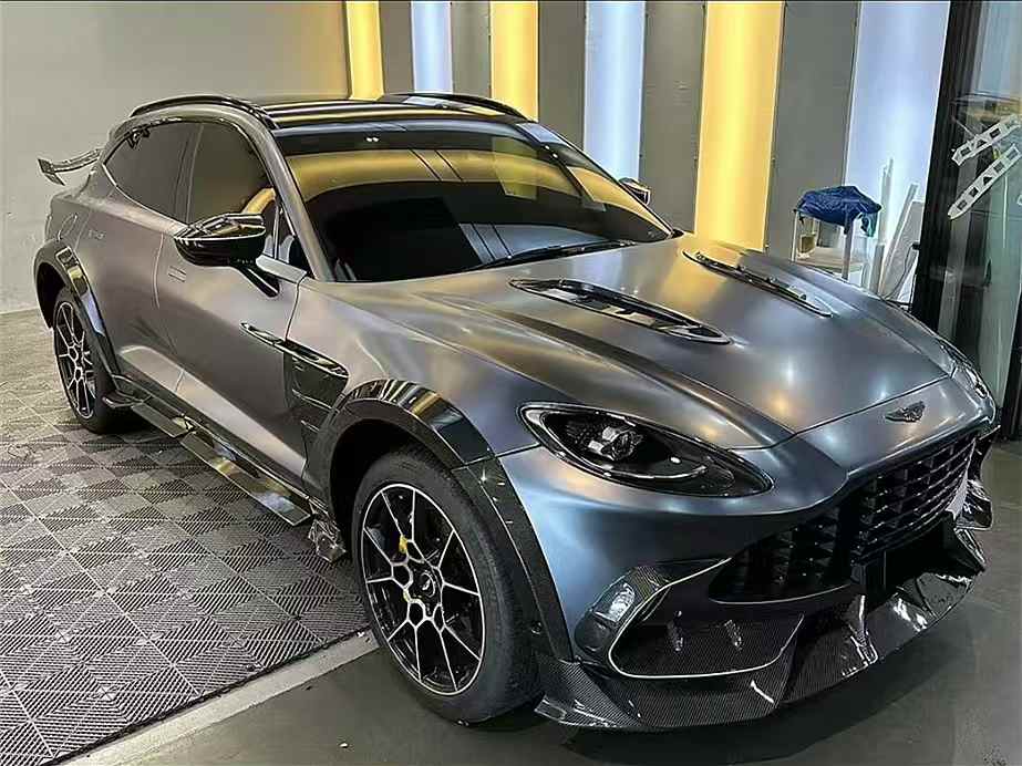 Aston Martin DBX Mansory-Style Dry Carbon Fiber Body Kit