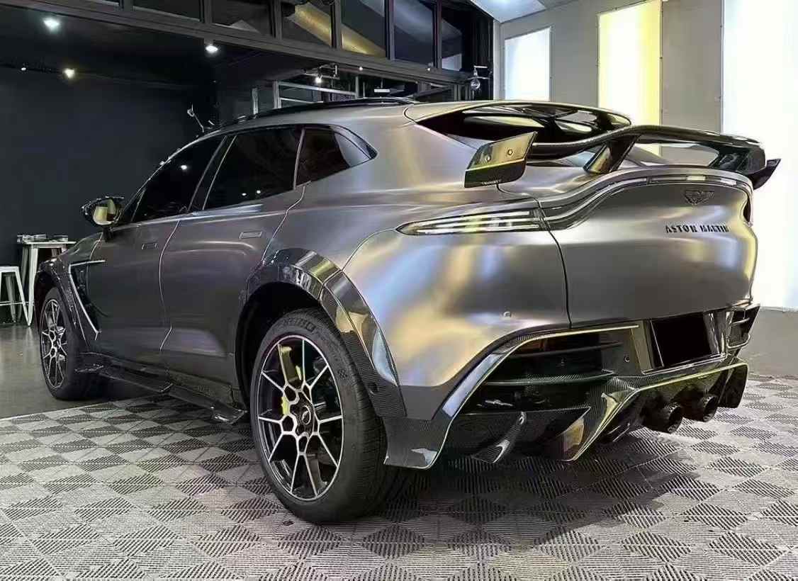 Aston Martin DBX Mansory-Style Dry Carbon Fiber Body Kit