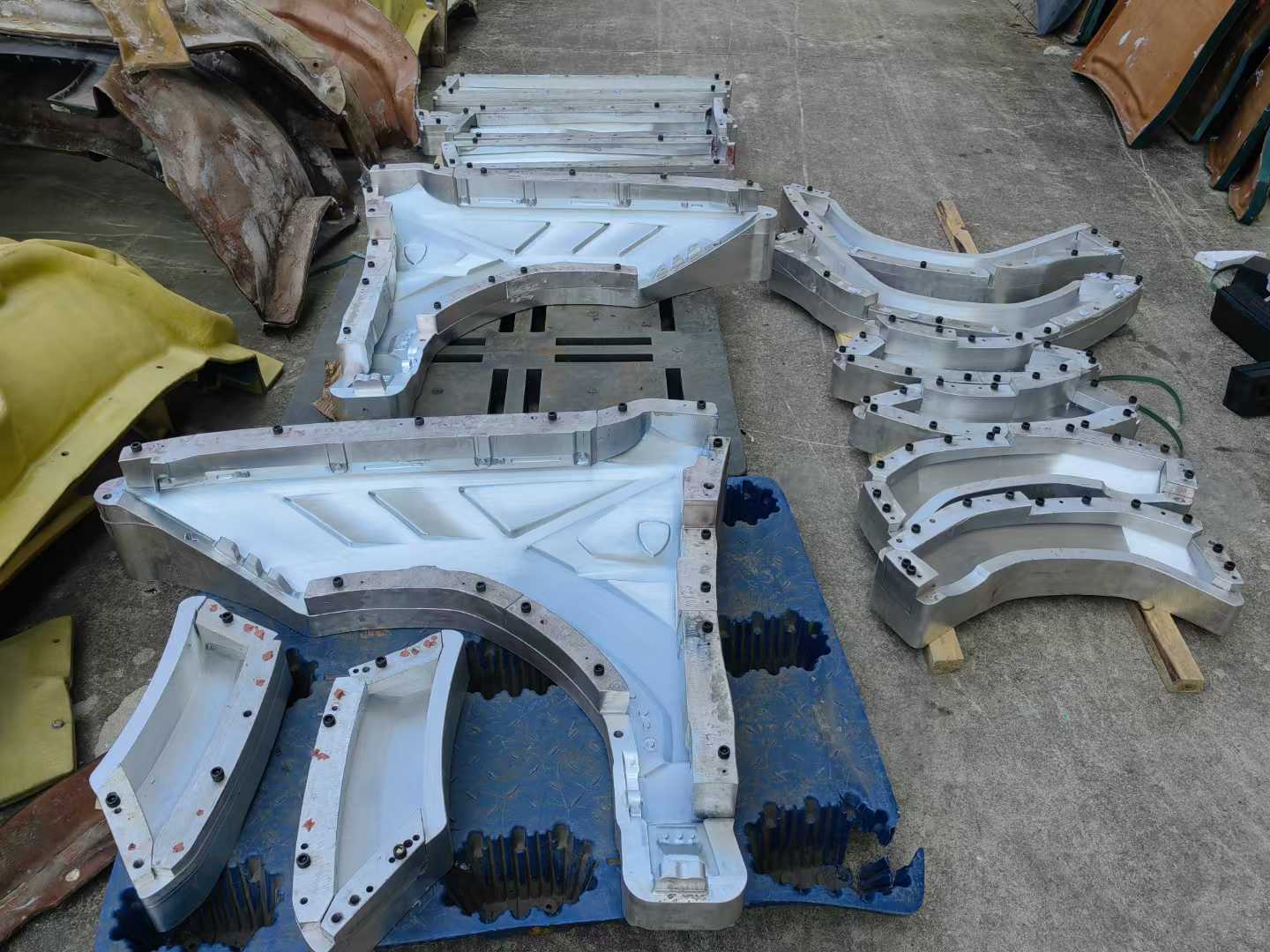 Forged Carbon Fiber Body Kit For Lamborghini Urus Forged Carbon Fiber Body Kit For Lamborghini Urus