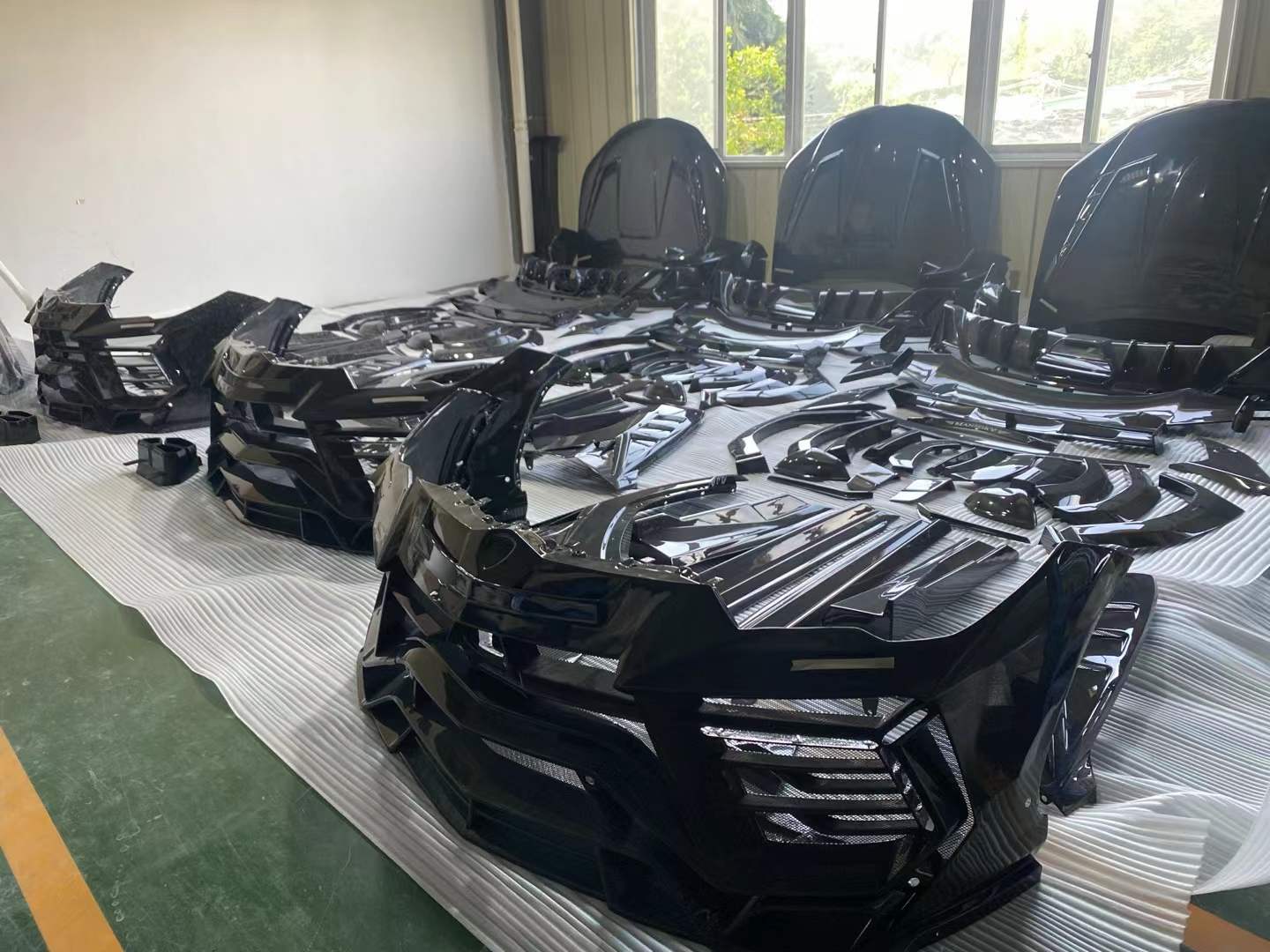 Forged Carbon Fiber Body Kit For Lamborghini Urus Forged Carbon Fiber Body Kit For Lamborghini Urus