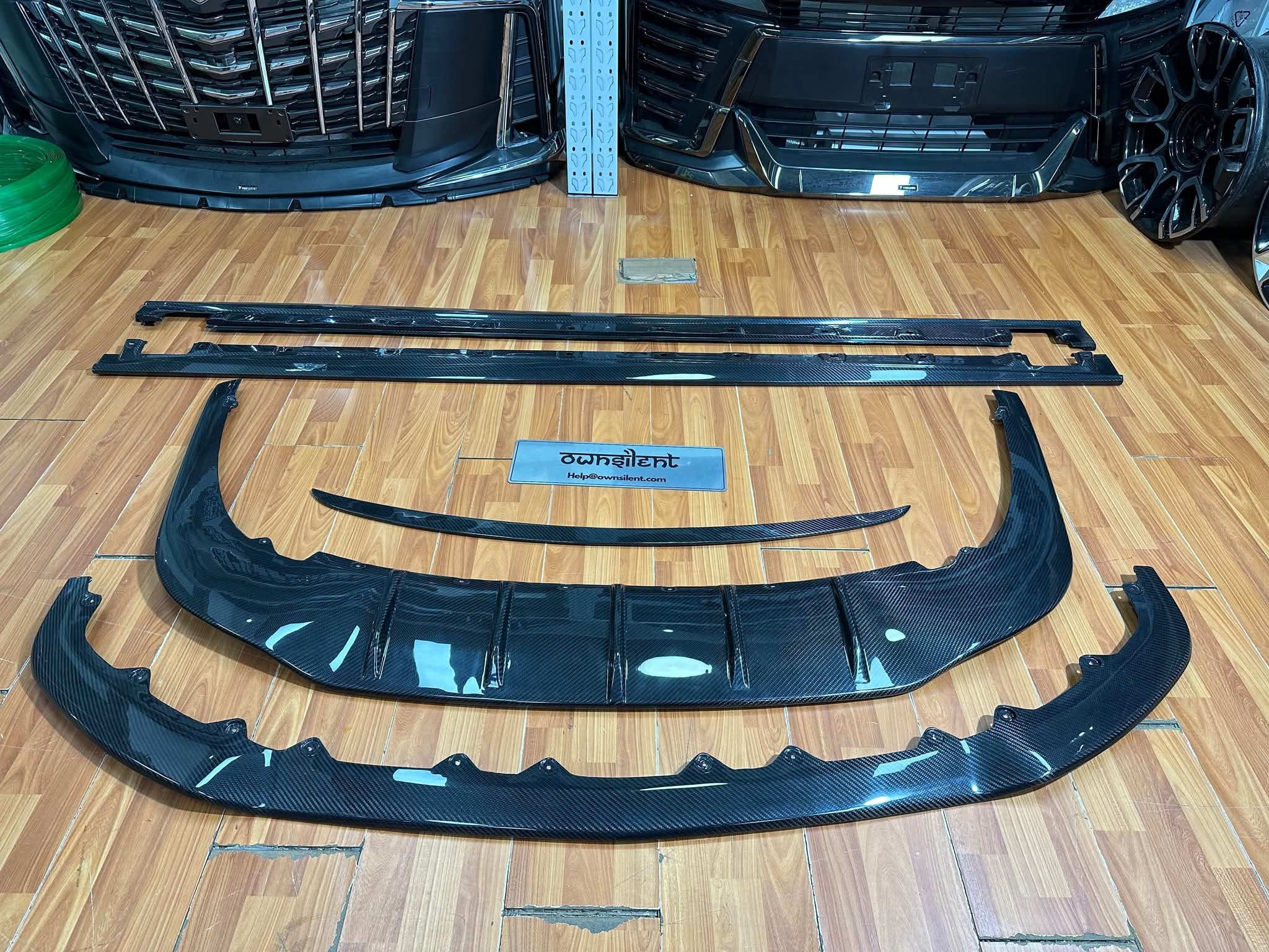 2022 Bentley Flying Spur W12 – Full Dry Carbon Fiber Body Kit 2022 Bentley Flying Spur W12 – Full Dry Carbon Fiber Body Kit