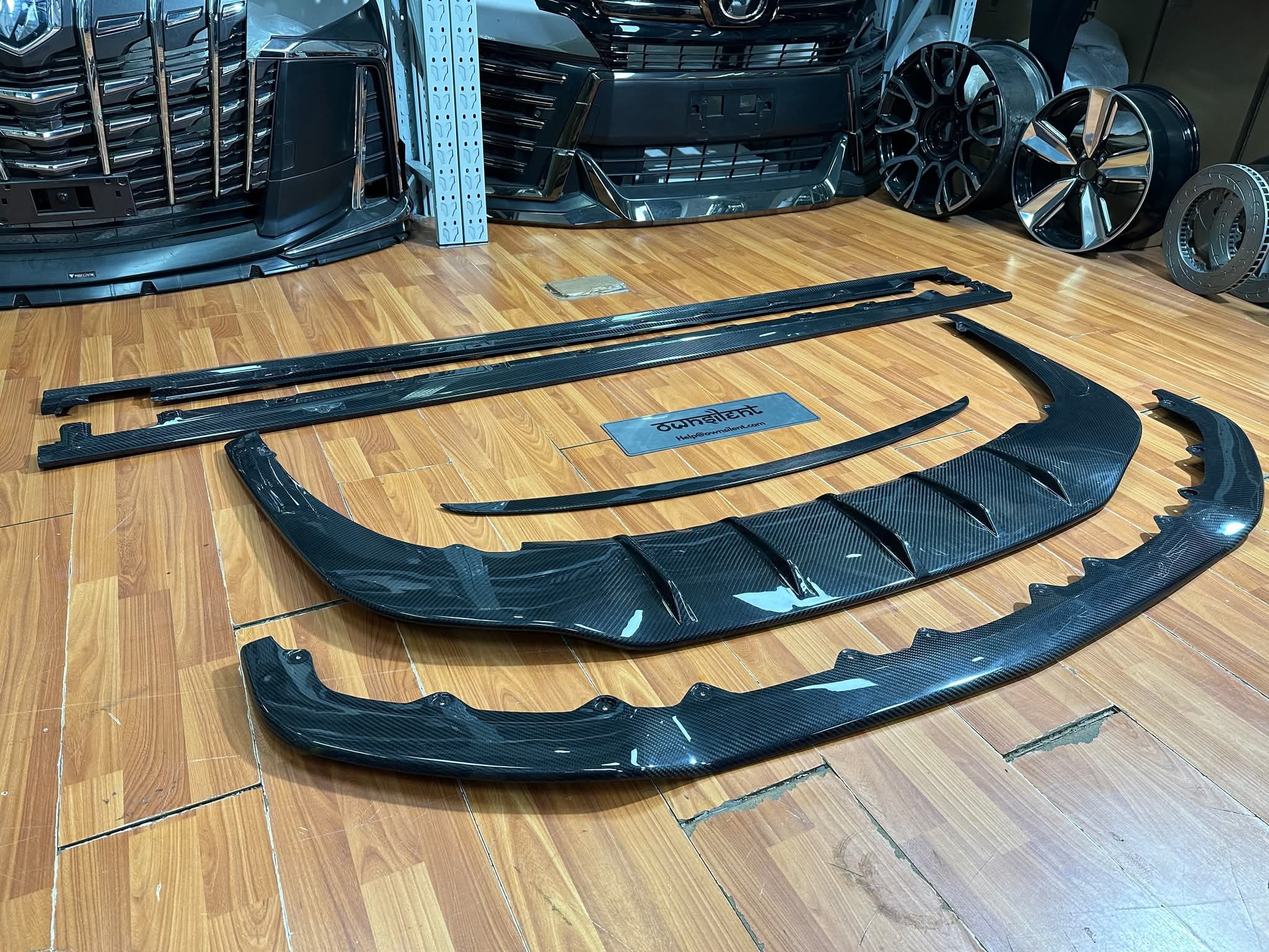 2022 Bentley Flying Spur W12 – Full Dry Carbon Fiber Body Kit 2022 Bentley Flying Spur W12 – Full Dry Carbon Fiber Body Kit
