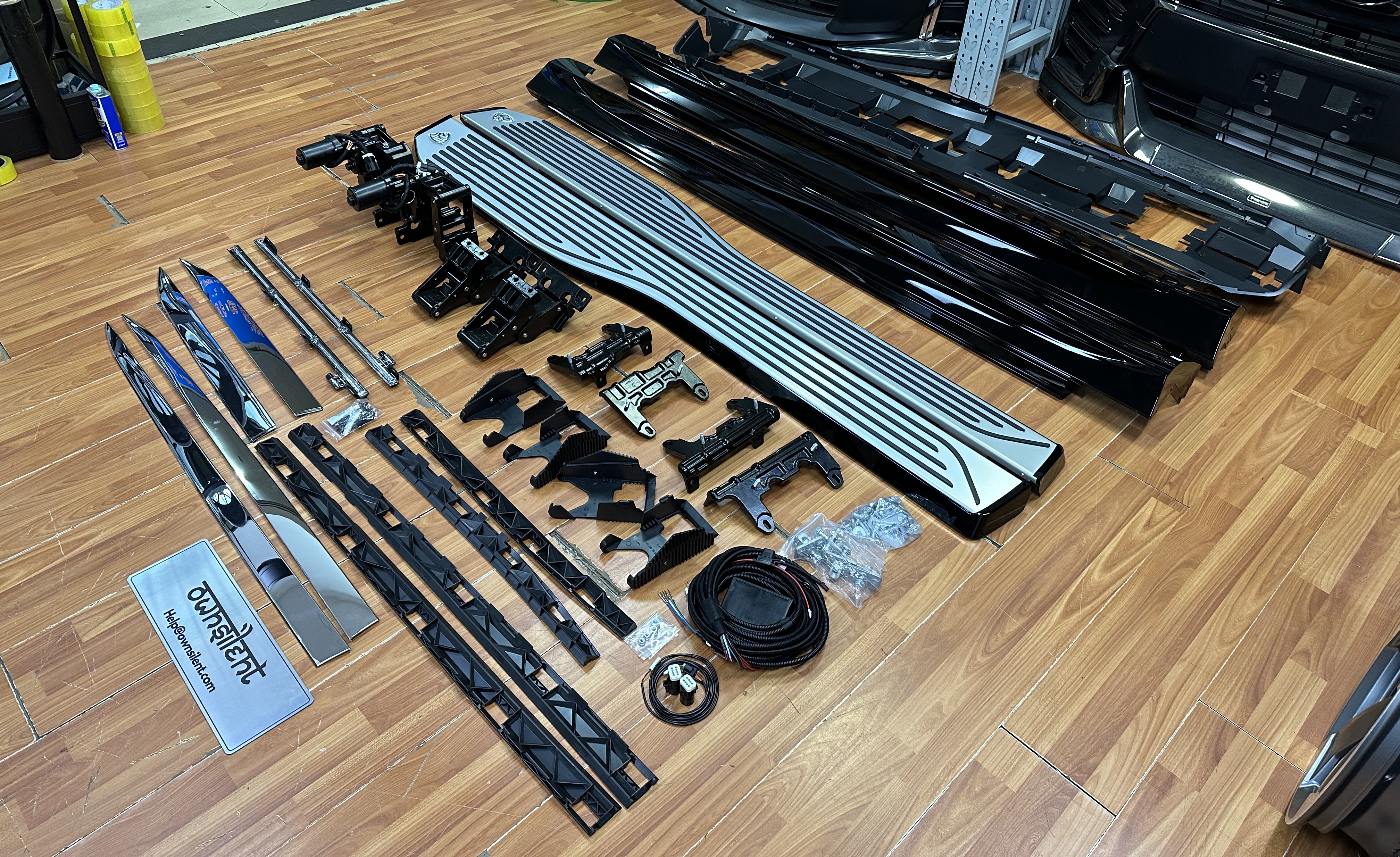 2020+ Mercedes-Benz GLS W167 Maybach 1:1 Retractable Electric Running Boards OEM 2020+ Mercedes-Benz GLS W167 Maybach 1:1 Retractable Electric Running Boards OEM
