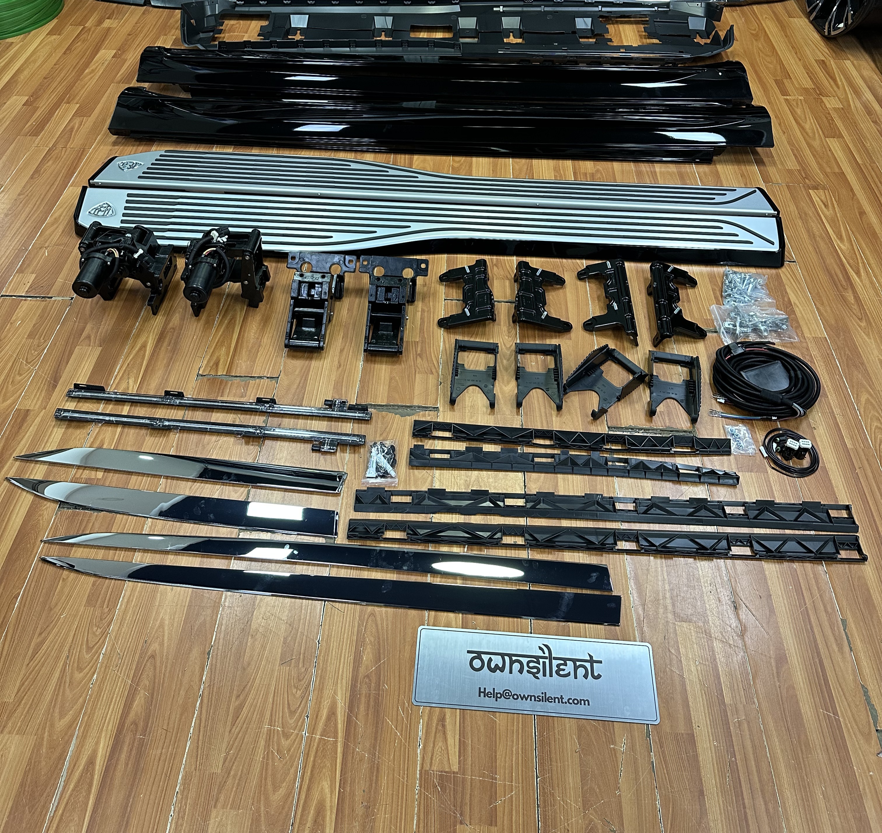 2020+ Mercedes-Benz GLS W167 Maybach 1:1 Retractable Electric Running Boards OEM 2020+ Mercedes-Benz GLS W167 Maybach 1:1 Retractable Electric Running Boards OEM
