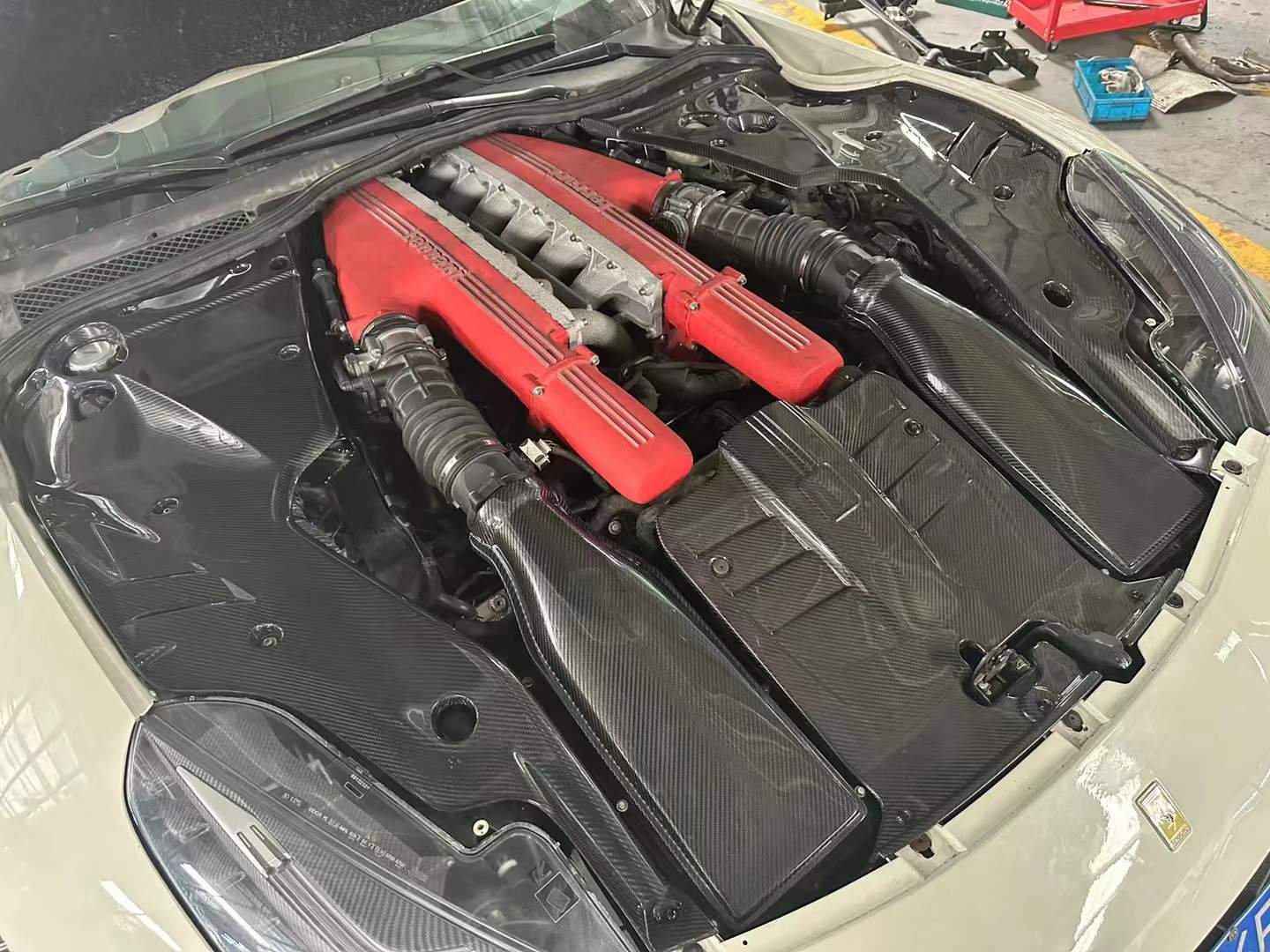 Ferrari F12 Berlinetta Dry Carbon Engine Bay Cover Kit – Full Set | Lightweight & Premium Finish Ferrari F12 Berlinetta Dry Carbon Engine Bay Cover Kit – Full Set | Lightweight & Premium Finish