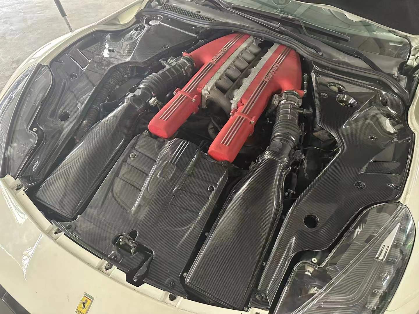 Ferrari F12 Berlinetta Dry Carbon Engine Bay Cover Kit – Full Set | Lightweight & Premium Finish Ferrari F12 Berlinetta Dry Carbon Engine Bay Cover Kit – Full Set | Lightweight & Premium Finish