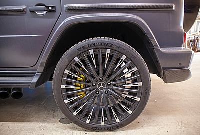 Mercedes-Benz G-Class Carbon-Ceramic Brake System Upgrade – Mercedes-Benz G-Class Carbon-Ceramic Brake System Upgrade –
