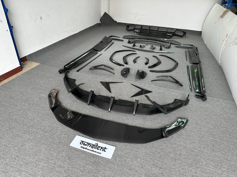 Lamborghini Urus TopCar Body Kit – Carbon Fiber Lamborghini Urus TopCar Body Kit – Carbon Fiber