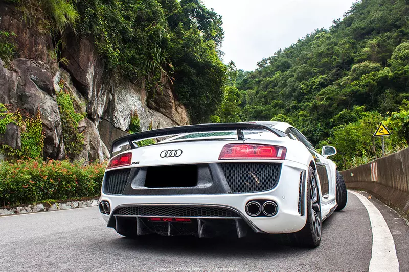 2006–2015 Audi R8 DPGT Style Rear Bumper with Exhaust Tips | Coupe & Spyder 2006–2015 Audi R8 DPGT Style Rear Bumper with Exhaust Tips | Coupe & Spyder