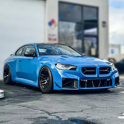 BMW G87 M2 CSL Style Dry Carbon Fiber Front Grille (2023-2024) BMW G87 M2 CSL Style Dry Carbon Fiber Front Grille (2023-2024)