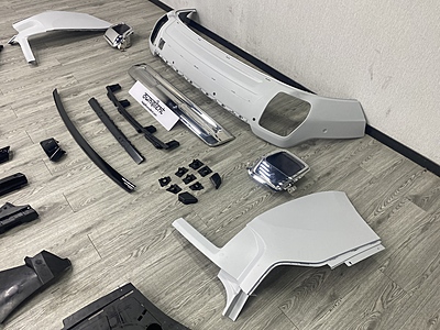 Rolls-Royce Cullinan 2018 -2024 Upgrade to 2025 Rolls-Royce Cullinan 2018 -2024 Upgrade to 2025