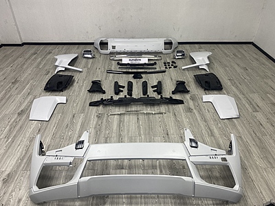 Rolls-Royce Cullinan 2018 -2024 Upgrade to 2025 Rolls-Royce Cullinan 2018 -2024 Upgrade to 2025