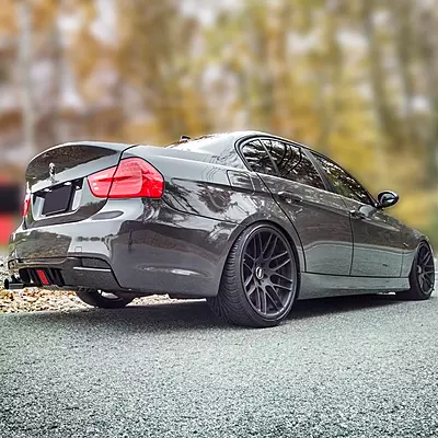 Glossy Black Rear Diffuser for BMW E90/E91 3 Series (2005–2013) Glossy Black Rear Diffuser for BMW E90/E91 3 Series (2005–2013)