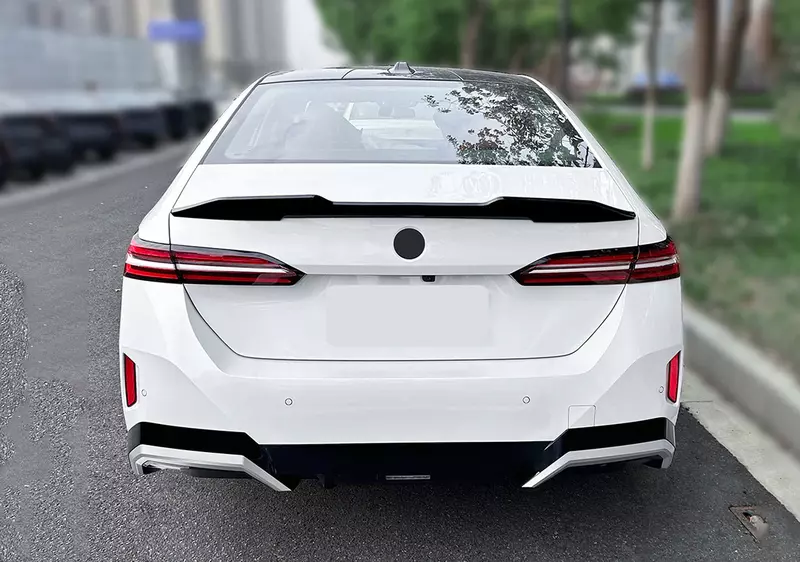 BMW G60 PSM Style Glossy Black Trunk Spoiler (2024+) BMW G60 PSM Style Glossy Black Trunk Spoiler (2024+)