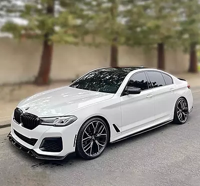 BMW F90/G30 MP Style Carbon Fiber Side Extensions (2017–2023) BMW F90/G30 MP Style Carbon Fiber Side Extensions (2017–2023)