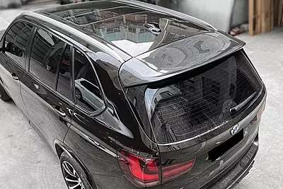 BMW X5 / X5M F15 VS Style Carbon Fiber Roof Spoiler (2014–2018) BMW X5 / X5M F15 VS Style Carbon Fiber Roof Spoiler (2014–2018)