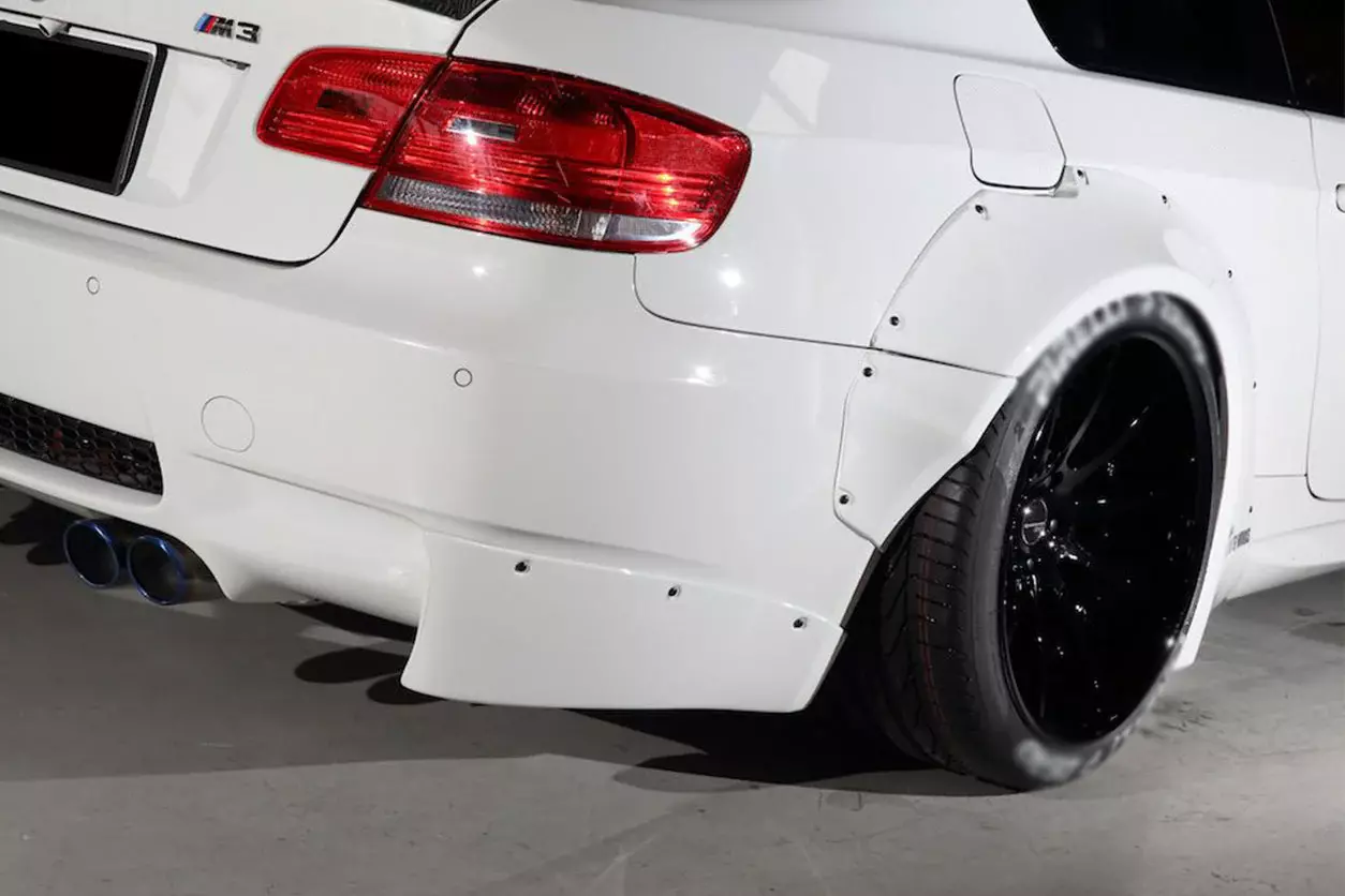 BMW M3 E92/E93 LB Style Rear Cap Splitters | 2008–2012 BMW M3 E92/E93 LB Style Rear Cap Splitters | 2008–2012