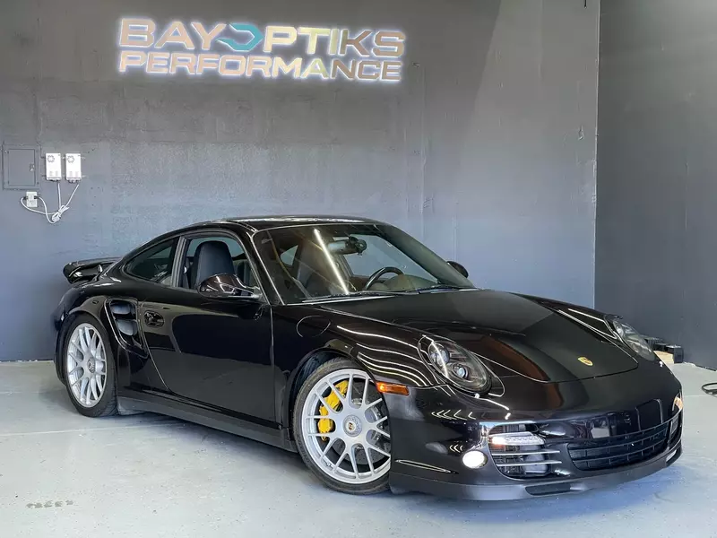 Porsche 997 (2004–2013) Xenon Headlight Blackout Package – Carrera, Turbo, GT2, GT3 Porsche 997 (2004–2013) Xenon Headlight Blackout Package – Carrera, Turbo, GT2, GT3